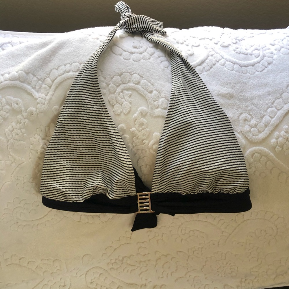 Cole bathing suit top bottom is non brand like new
